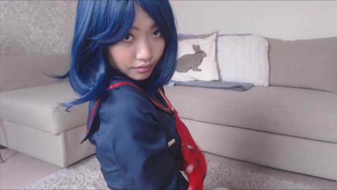 亚洲少女用假阳具自慰到高潮