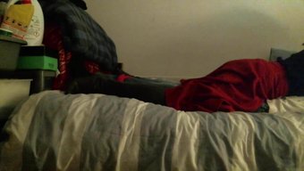 穿着大腿高靴的业余情...