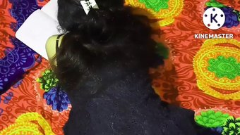 印度夫妇享受着激烈的...