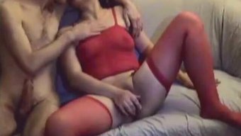业余视频中的双重插入和亲吻