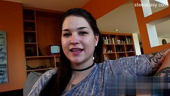 紧身女友在浴室里被舔和操