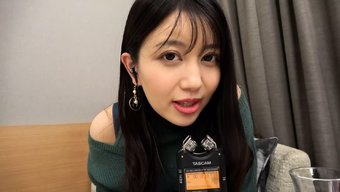 甜美性感的牛仔女郎,...