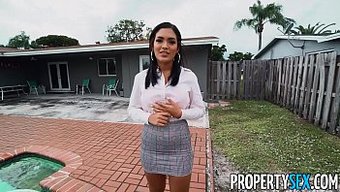 剃光的宝贝在热辣的视...