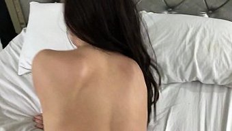 大奶宝贝凯瑟琳·格雷...