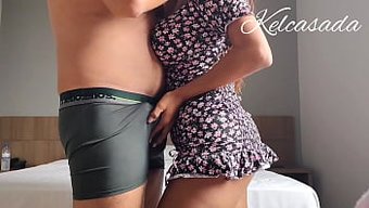 凯尔被一对情侣舔和用...