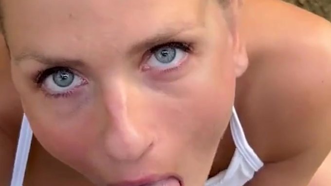 Schnuggie91在户外做爱并在这部业余视频中口交 - Mydirtyhobby