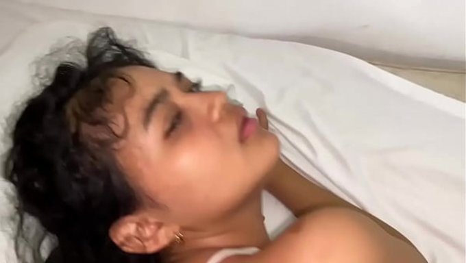 同意变成了粗暴的鸡巴滑进我的屁眼
