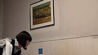 成熟的亚洲夫妇在热辣...
