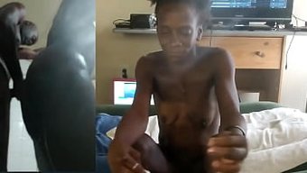 业余熟女在自制视频中被操逼
