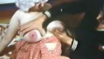 Dolly的丰满胸部...