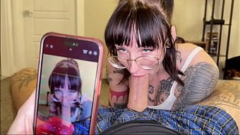 继兄妹重现继父母的情色照片