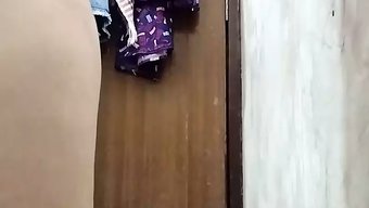 黑人少女从后面被操屁...