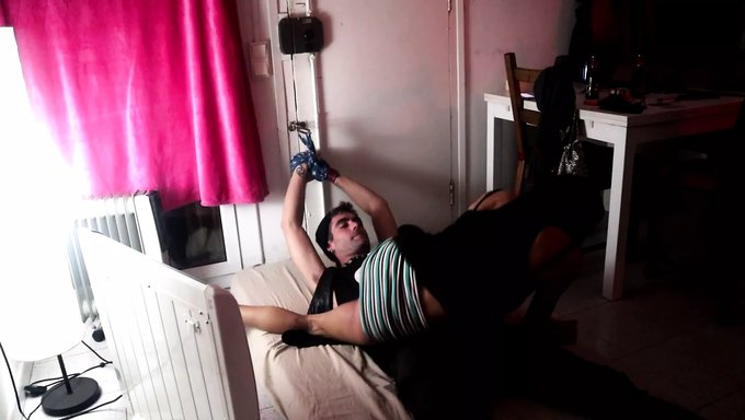 业余情侣在自制视频中探索bdsm