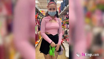 西班牙红发女郎在公共...