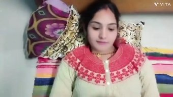 成熟的印度女人被她的...