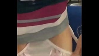 业余棕发女郎在热门视...