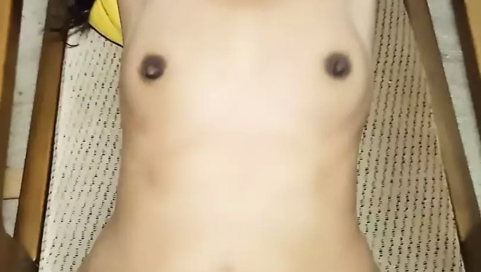 紧身热辣:印度宝贝的高潮体验