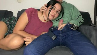 一个美丽的拉丁女在这...