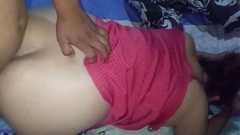 一个漂亮的拉丁熟女,...