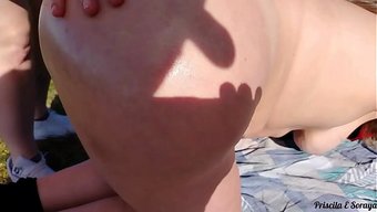 继母和继女是暴露狂,...