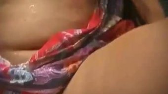 妈妈带她的继子的鸡巴去兜风