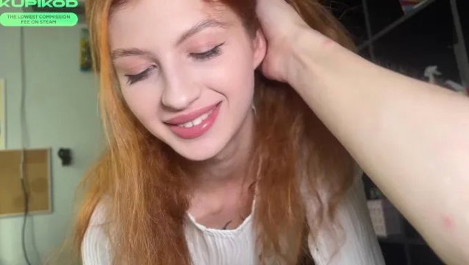 无耻的继母lina Migurtt被抓到手淫并用俄语骑我的鸡巴