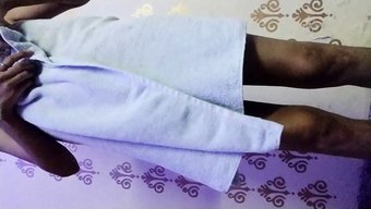 瘦小的泰米尔继妹换装...