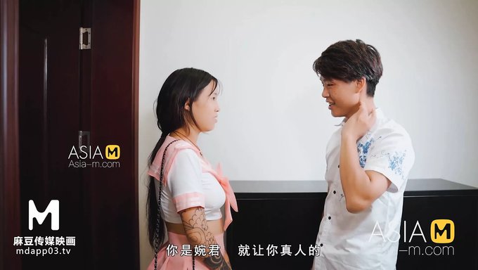 亚洲大奶子和大屁股的合集在行动中