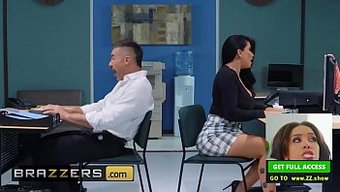 大奶子和大屁股在这个...