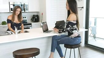爱肛交的女同性恋与他...