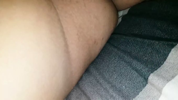 来自马来西亚的业余中国妻子分享她的亲密时刻