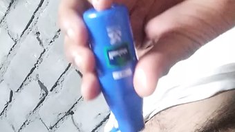 印度年轻夫妇沉迷于与...