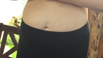 丰满的美女展示她们丰...
