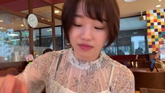亚洲荡妇享受性爱,并...
