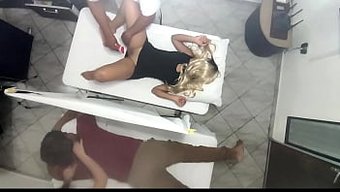 情侣按摩变成了与性感...