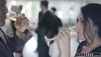 操完我那娇小的黑发妹...