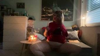 业余棕发女郎沉迷于乳...