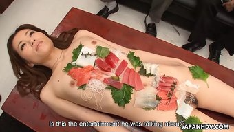 新日本女孩加入办公室...
