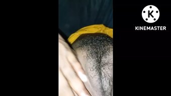印度大屁股少女接受按...