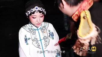 亚洲18岁的荡妇将军...