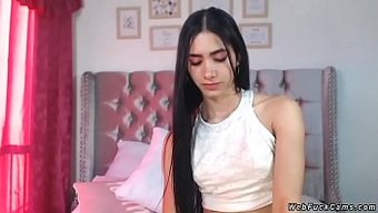 业余少女使用性玩具独自自慰