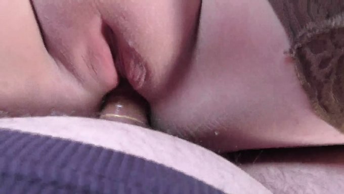出轨的妻子让已婚男人和她做爱
