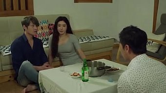 女孩卧室的情色邀请