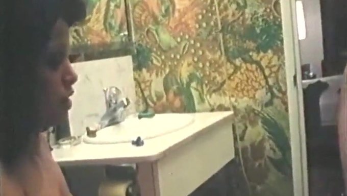 与诱人的妻子的经典粗暴性爱
