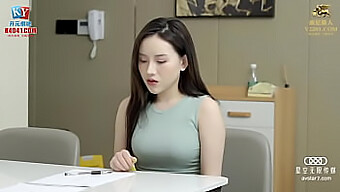 出轨的亚洲妻子被大鸡...
