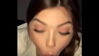 更多相同的金发炸弹在给口交