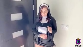 一个性感的修女,思想...