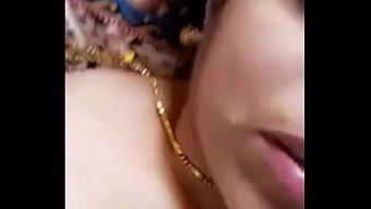 印度曲线熟女在喀拉拉...