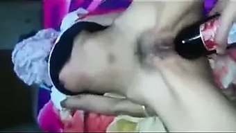 热辣的阿拉伯宝贝的自...