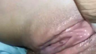 男人用口交和自慰诱惑...
